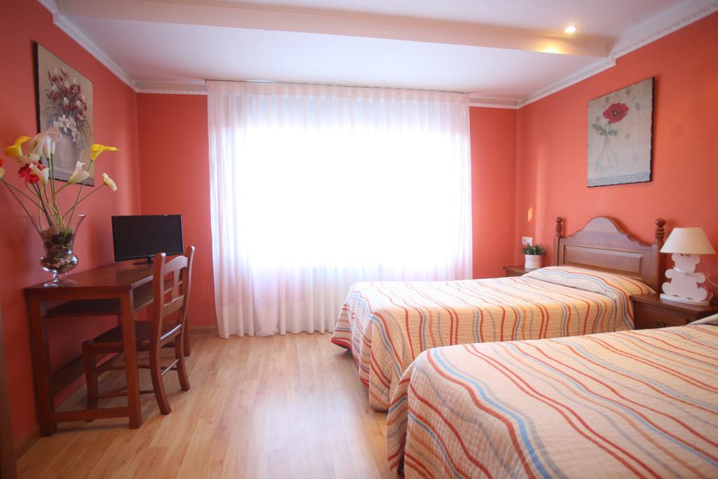 Hostal Vitorina Soria Exteriör bild