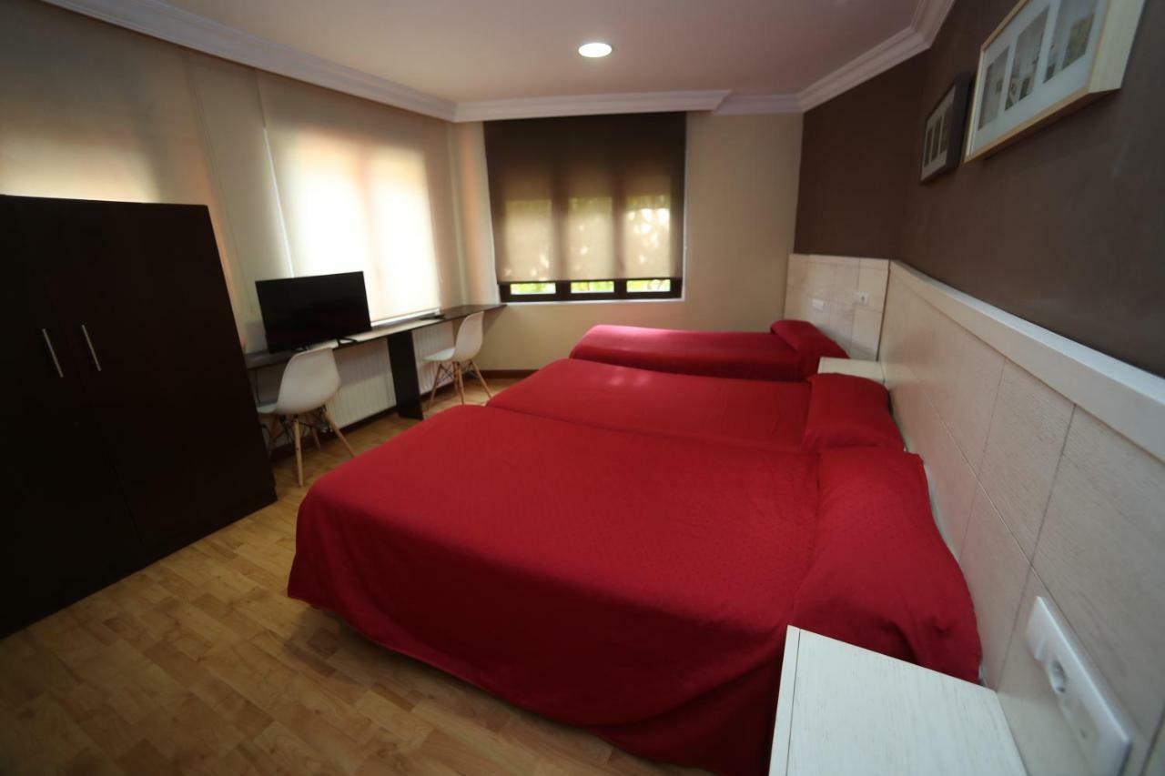 Hostal Vitorina Soria Exteriör bild