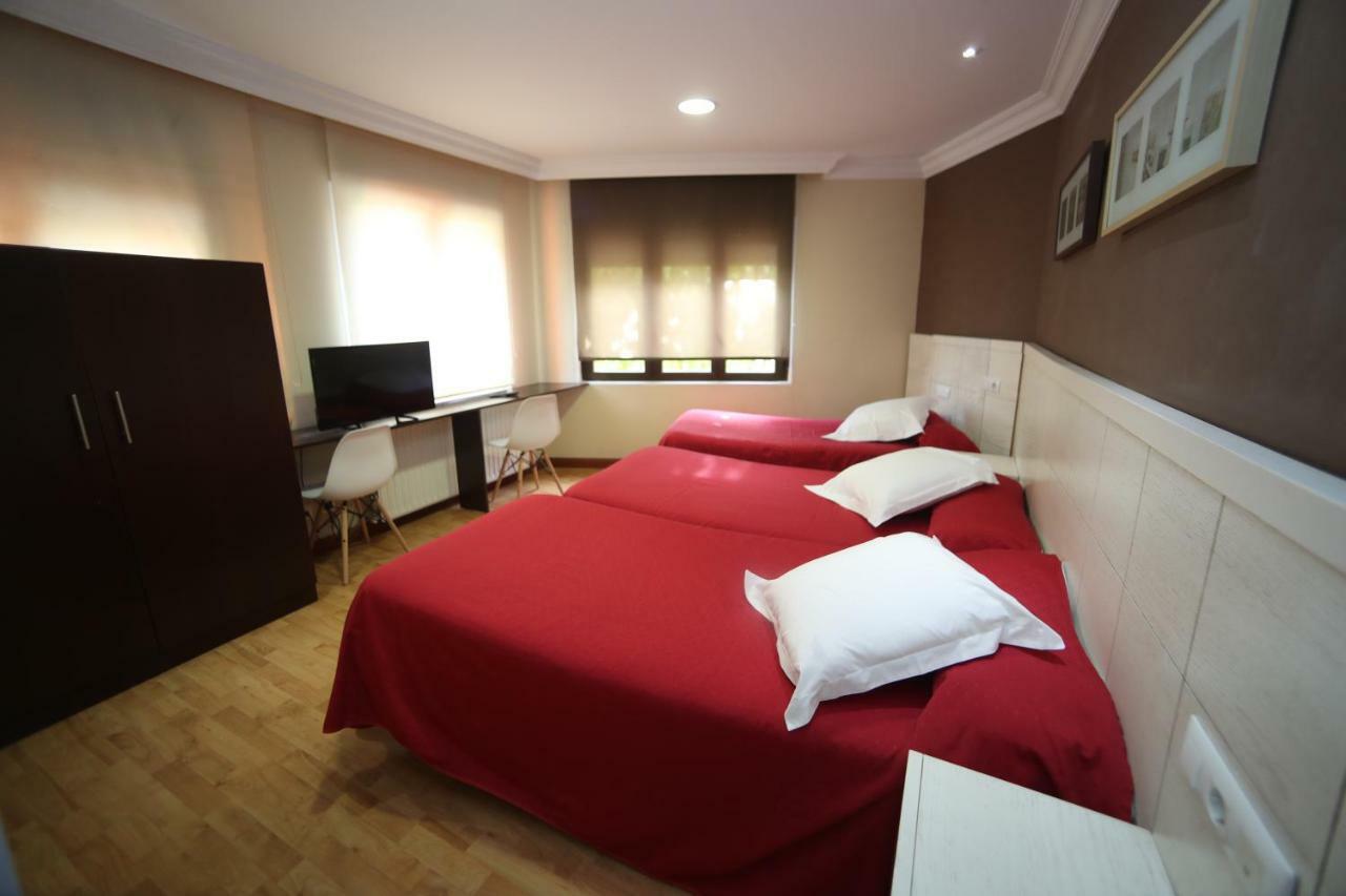 Hostal Vitorina Soria Exteriör bild