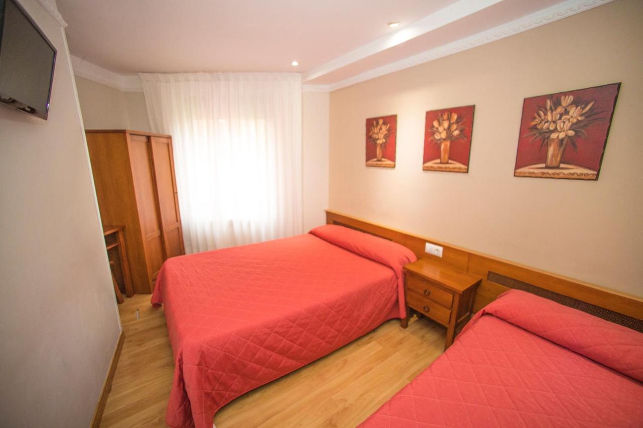 Hostal Vitorina Soria Exteriör bild